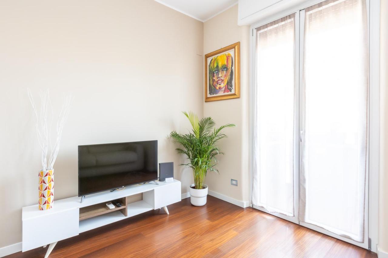 Rosselli 13 Milan Apartment Luaran gambar
